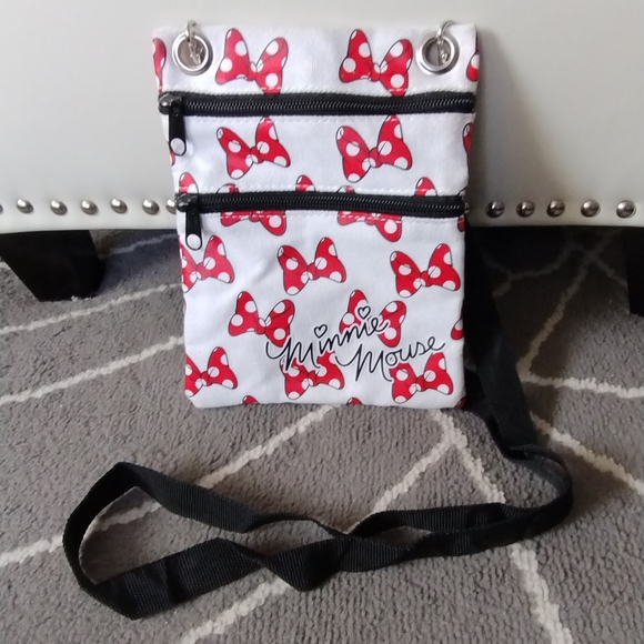 Disney Minnie Mouse Crossbody Purse EUC - Picture 5 of 16